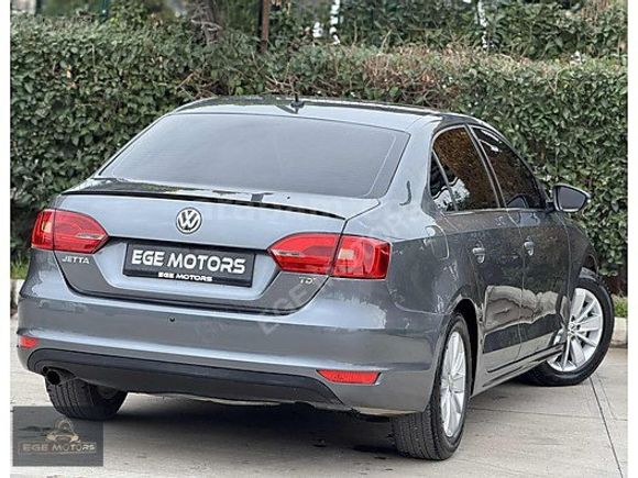 2014+ÇKŞLI+JETTA+1.6TDİ+TRENDLİNE+MANUEL+GENİŞ+EKRAN+GERİ+GÖRÜŞ