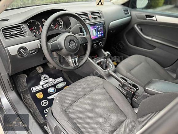 2014+ÇKŞLI+JETTA+1.6TDİ+TRENDLİNE+MANUEL+GENİŞ+EKRAN+GERİ+GÖRÜŞ