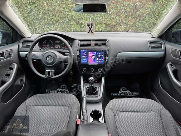 2014+ÇKŞLI+JETTA+1.6TDİ+TRENDLİNE+MANUEL+GENİŞ+EKRAN+GERİ+GÖRÜŞ