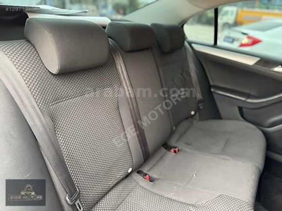 2014+ÇKŞLI+JETTA+1.6TDİ+TRENDLİNE+MANUEL+GENİŞ+EKRAN+GERİ+GÖRÜŞ