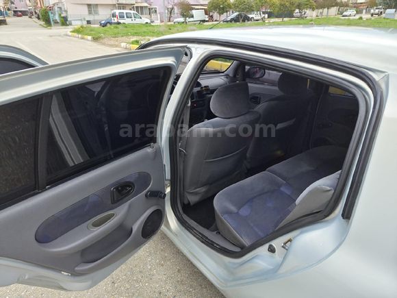 Sahibinden Renault Clio 1.6 RTE 2000 Model