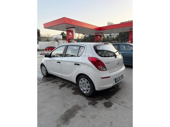 Sahibinden Hyundai i20 1.4 CRDi Jump 2013 Model  189000 km Beyaz