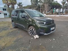 Sahibinden Citroen Berlingo 1.5 BlueHDI shine Bold , max xtr 2025 Model