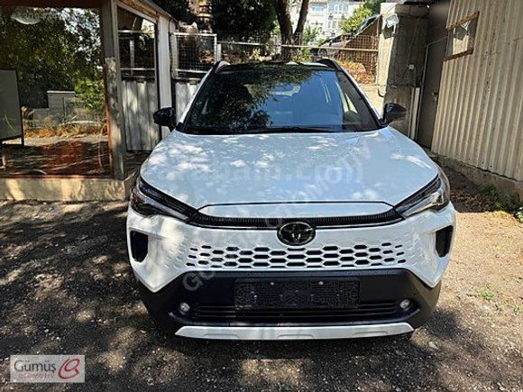 GÜMÜŞ OTOMOTİV'DEN 2025 COROLLA CROSS PASSION HATASIZ CAMTAVAN