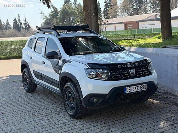 4*4 DUSTER