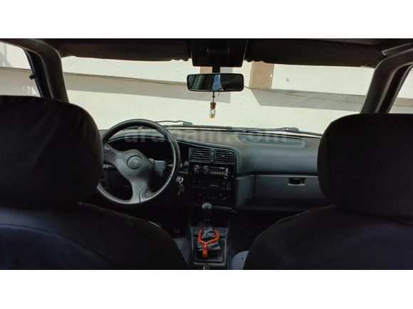 -Temiz Renault 19-