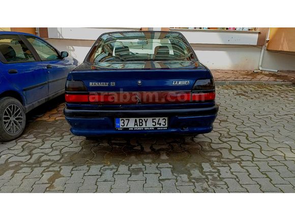 -Temiz Renault 19-