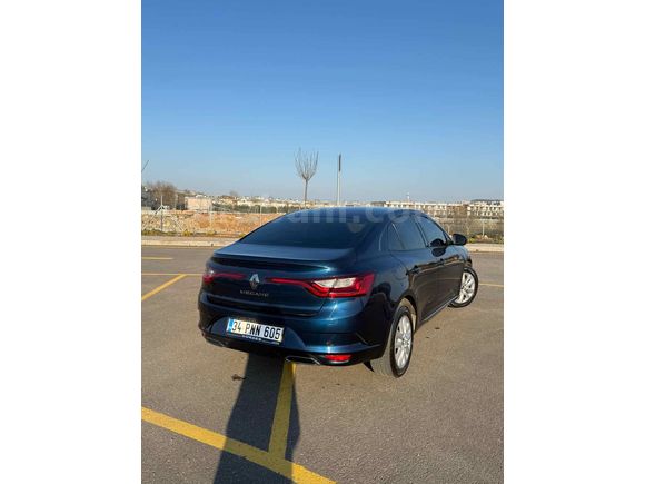 Sahibinden Renault Megane 1.3 TCe Joy 2022 Model 