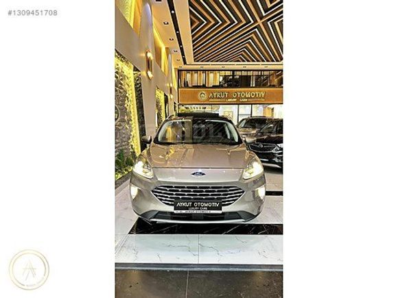 BOYASIZ 2020 KUGA 1.5 DİZEL TİTANİUM CAM TAVAN OTOMATİK HATASIZ
