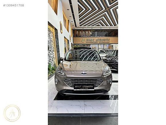 BOYASIZ 2020 KUGA 1.5 DİZEL TİTANİUM CAM TAVAN OTOMATİK HATASIZ