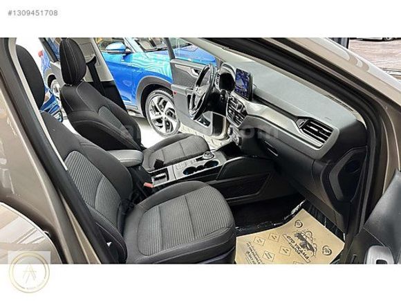BOYASIZ 2020 KUGA 1.5 DİZEL TİTANİUM CAM TAVAN OTOMATİK HATASIZ