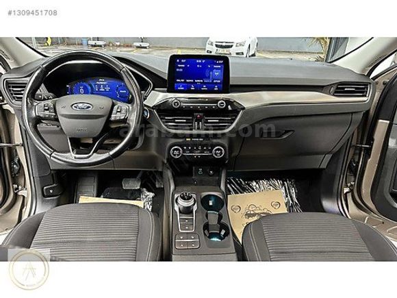 BOYASIZ 2020 KUGA 1.5 DİZEL TİTANİUM CAM TAVAN OTOMATİK HATASIZ