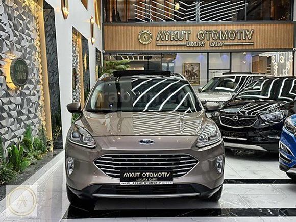 BOYASIZ 2020 KUGA 1.5 DİZEL TİTANİUM CAM TAVAN OTOMATİK HATASIZ
