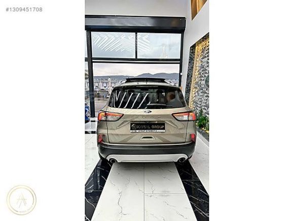 BOYASIZ 2020 KUGA 1.5 DİZEL TİTANİUM CAM TAVAN OTOMATİK HATASIZ