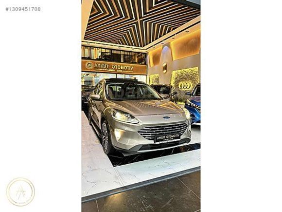 BOYASIZ 2020 KUGA 1.5 DİZEL TİTANİUM CAM TAVAN OTOMATİK HATASIZ
