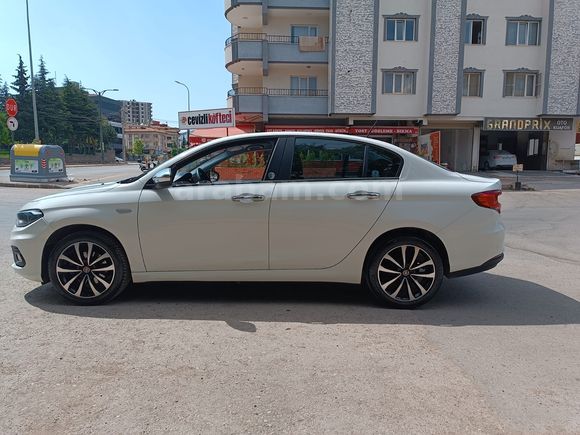 Düşük kilometre full servis bakımlı Sahibinden Fiat Egea mirror