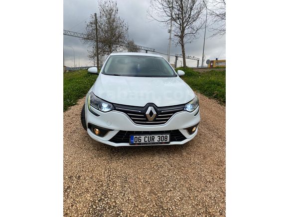 Öğretmenden Renault Megane 1.5 dCi Touch 2016 Model  120.500 km Beyaz