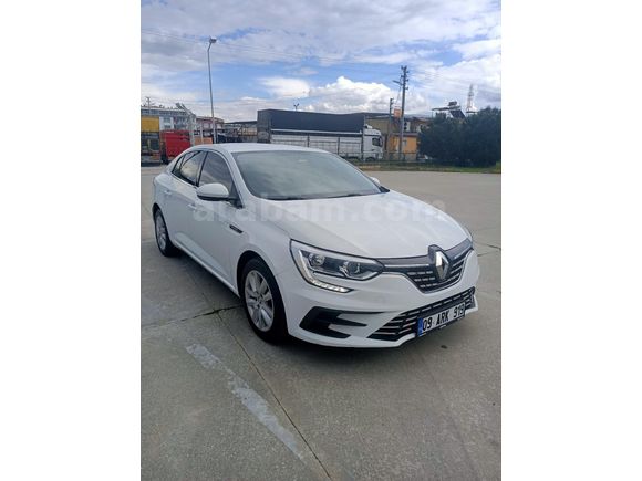 Sahibinden Renault Megane 1.3 TCe Joy 2022 Model  77.000 km Beyaz