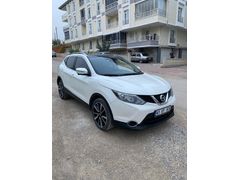 Sahibinden Nissan Qashqai 1.6 dCi Tekna Sky Pack 2014 Model  203.000 km Beyaz