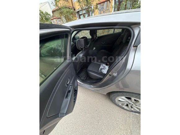 Galeriden Renault Megane 1.5 dCi Expression 2012 Model İzmir