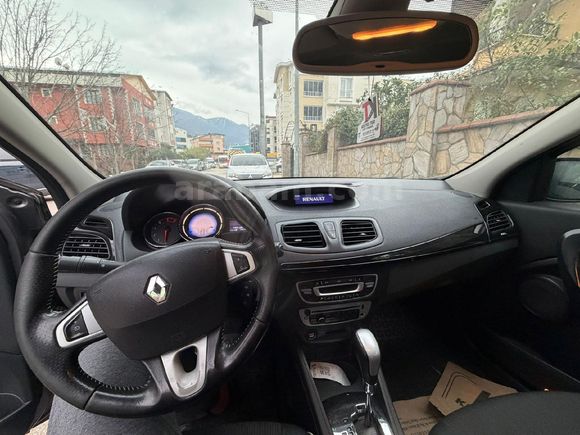 Galeriden Renault Megane 1.5 dCi Expression 2012 Model İzmir