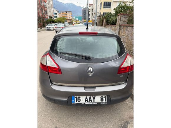 Galeriden Renault Megane 1.5 dCi Expression 2012 Model İzmir