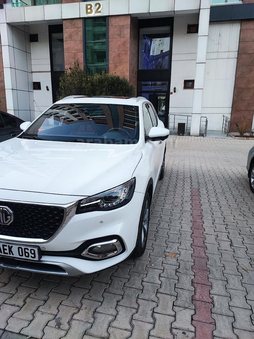 Sahibinden MG HS 1.5 T-GDI Luxury 2023 3