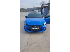 Akademisyenden Acil Satılık Peugeot 208 1.2 PureTech GT 2023 Model(2024 ocak trafiğe çıkışlı) 45.000 km Mavi (metalik)
