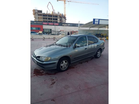 Sahibinden Renault Megane 2.0 RXE 1998 Model 