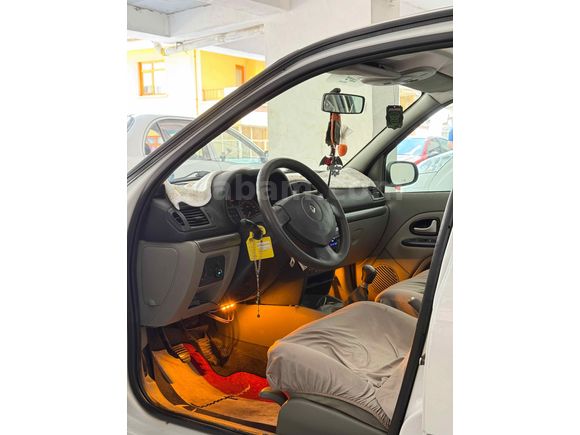 Sahibinden Renault Clio 1.4 Privilege 2002 Model  264.000 km Beyaz