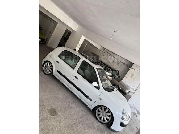 Sahibinden Renault Clio 1.4 Privilege 2002 Model  264.000 km Beyaz