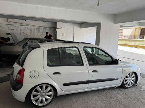 Sahibinden Renault Clio 1.4 Privilege 2002 Model  264.000 km Beyaz
