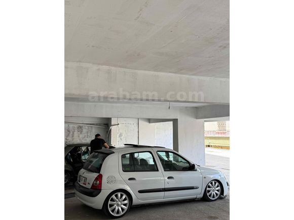 Sahibinden Renault Clio 1.4 Privilege 2002 Model  264.000 km Beyaz