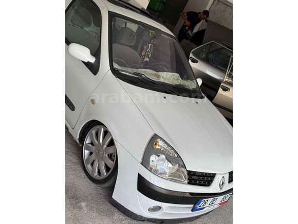 Sahibinden Renault Clio 1.4 Privilege 2002 Model  264.000 km Beyaz
