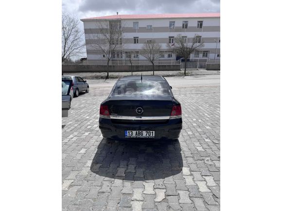 Sahibinden Opel Astra 1.6 Enjoy Plus 2012 Model  155.000 km Siyah