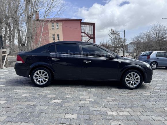 Sahibinden Opel Astra 1.6 Enjoy Plus 2012 Model  155.000 km Siyah