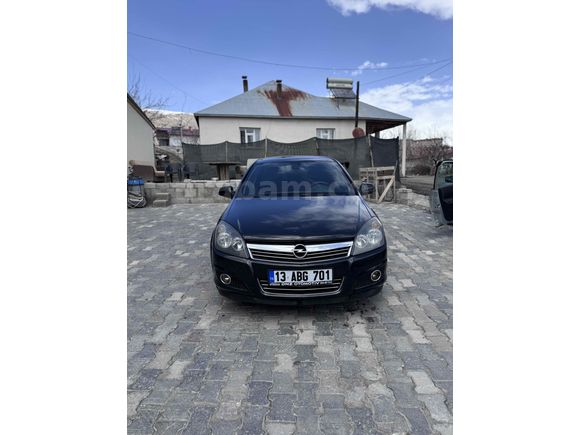 Sahibinden Opel Astra 1.6 Enjoy Plus 2012 Model  155.000 km Siyah