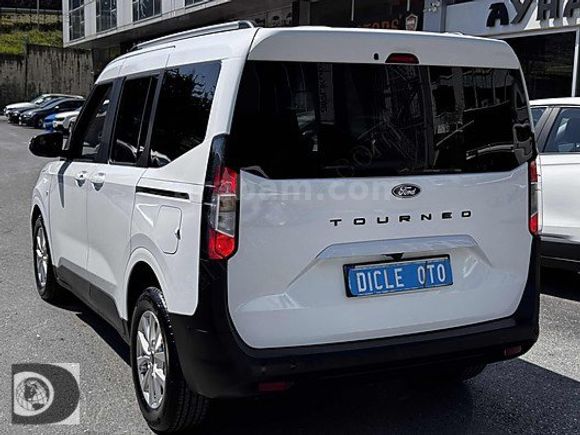 DİCLE'den 2025 COURİER HAYALET EKRAN GERİ GÖRÜŞ KREDİ+TAKAS İLE