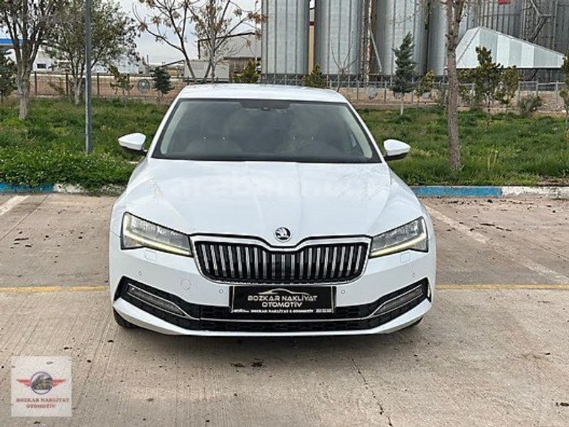 2020 İÇİ BEJ HAYALET EKRAN DSG 178 BİN KM'DE HATASIZ BOYASIZ