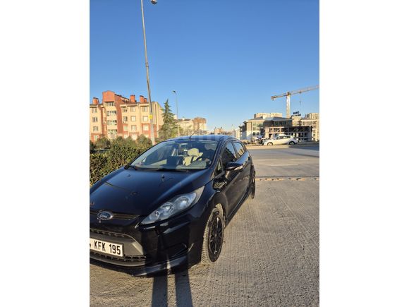 MEMURDAN DEĞİŞENSİZ TEMİZ GARAJ ARACI FORD FİESTA