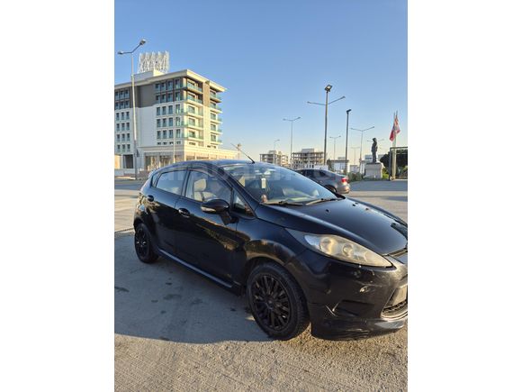 MEMURDAN DEĞİŞENSİZ TEMİZ GARAJ ARACI FORD FİESTA