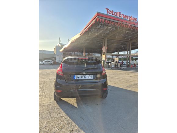 MEMURDAN DEĞİŞENSİZ TEMİZ GARAJ ARACI FORD FİESTA