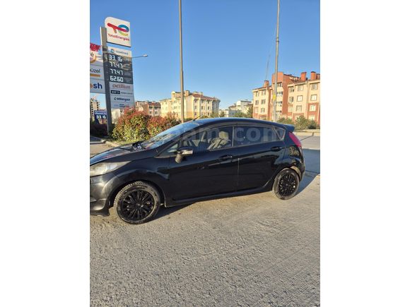 MEMURDAN DEĞİŞENSİZ TEMİZ GARAJ ARACI FORD FİESTA