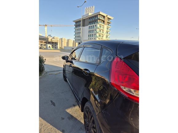 MEMURDAN DEĞİŞENSİZ TEMİZ GARAJ ARACI FORD FİESTA
