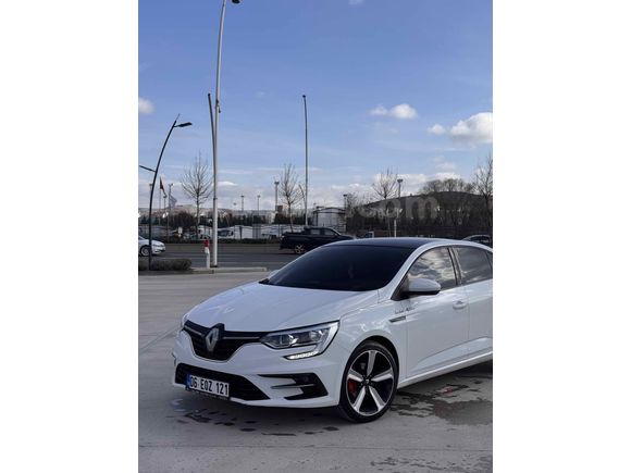 Sahibinden Renault Megane 1.3 TCe Touch 2021 Model Ankara 120.000 km Beyaz