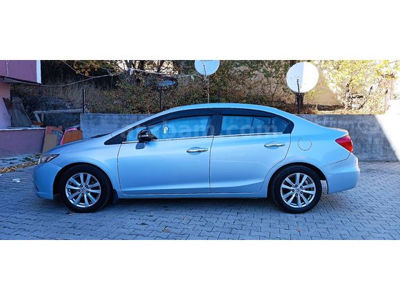 Sahibinden Honda Civic 1.6i VTEC ECO Elegance 2012 Model