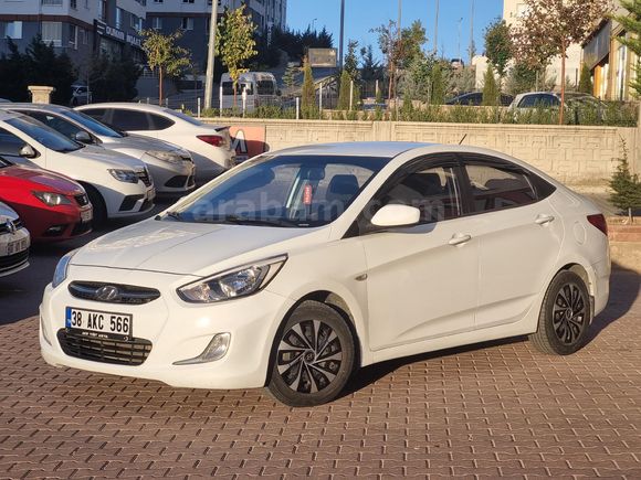 Sahibinden Hyundai Accent Blue 1.6 CRDI mod 2014 Model  206.000 km Beyaz