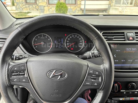 Sahibinden Hyundai i20 1.4 MPI Style 2019 Model 