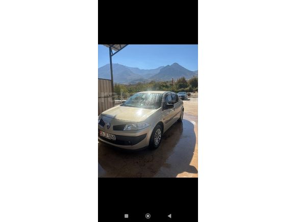 Memurdan makam paket Renault Megane 1.6 Expression 2008 Model  242.000 km Kahverengi