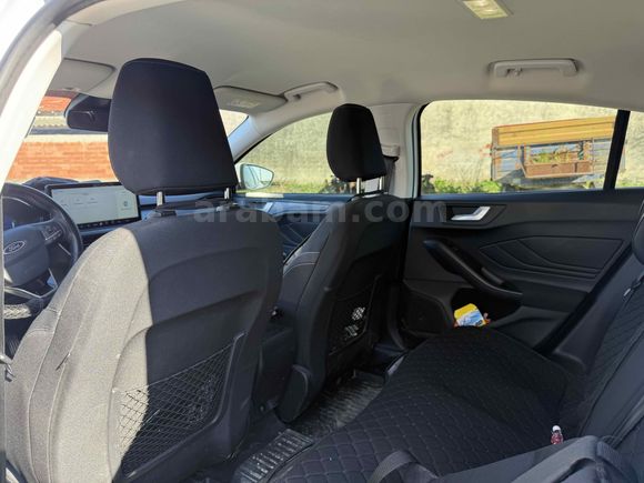 Sahibinden Ford Focus 1.0 EcoBoost Active X 2023 Model  62.000 km Beyaz